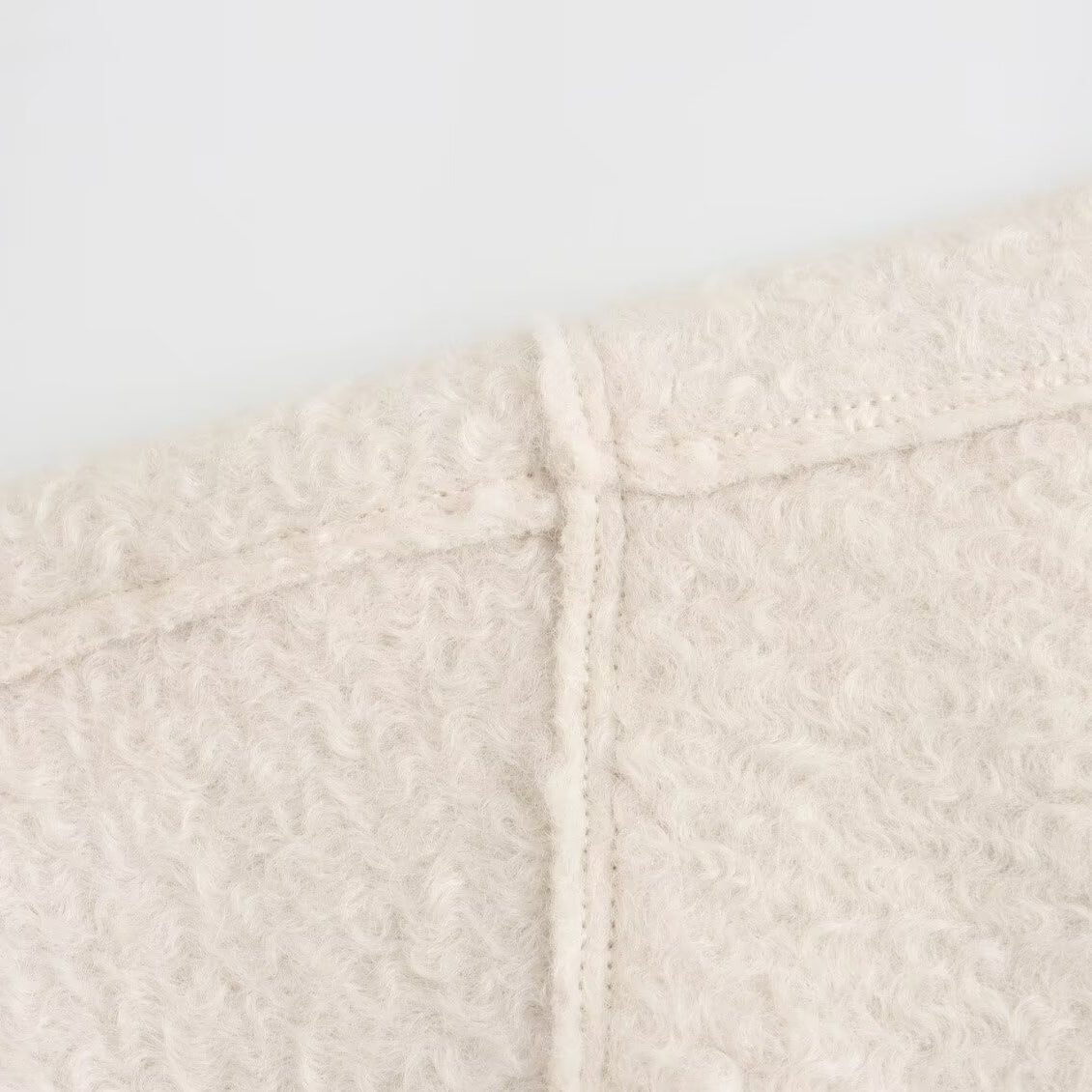 Locker geschnittenes Sweatshirt mit Stehkragen