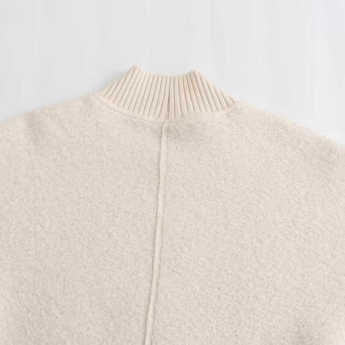 Locker geschnittenes Sweatshirt mit Stehkragen