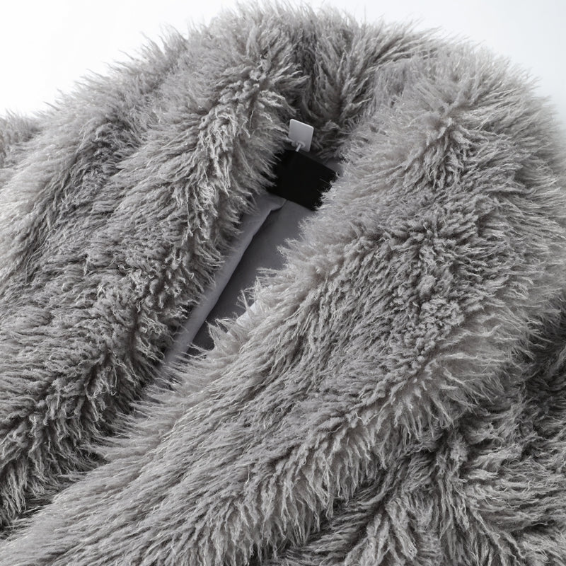 Fellmantel Grey – Kuscheliger Kunstfell-Mantel in Grau