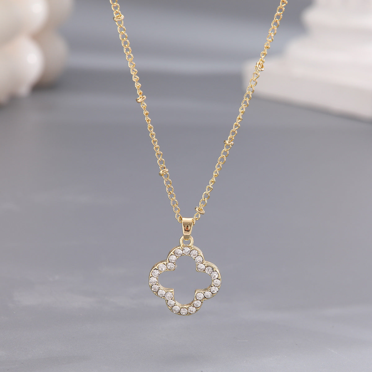 Muschel-Blumen-Halskette