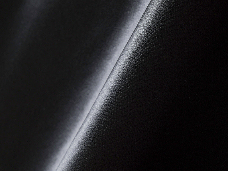 Lederkleid mit Rüschen