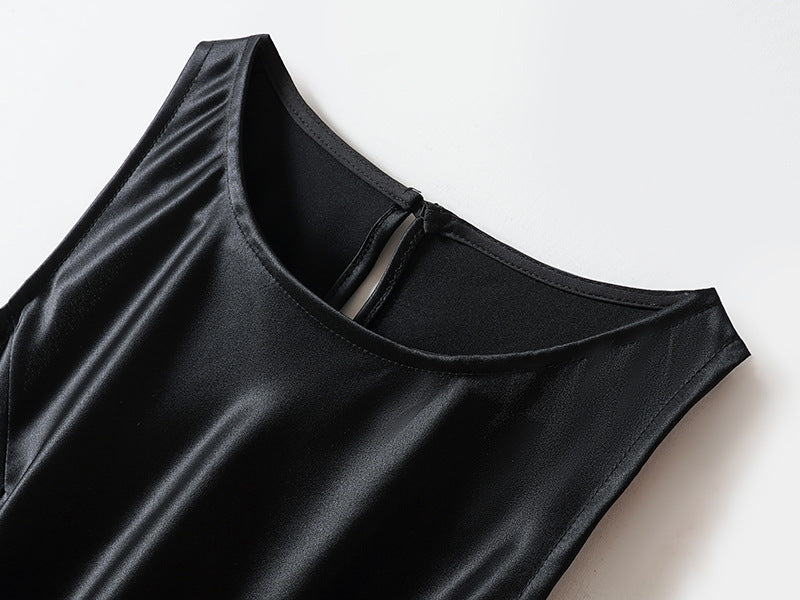 Lederkleid mit Rüschen