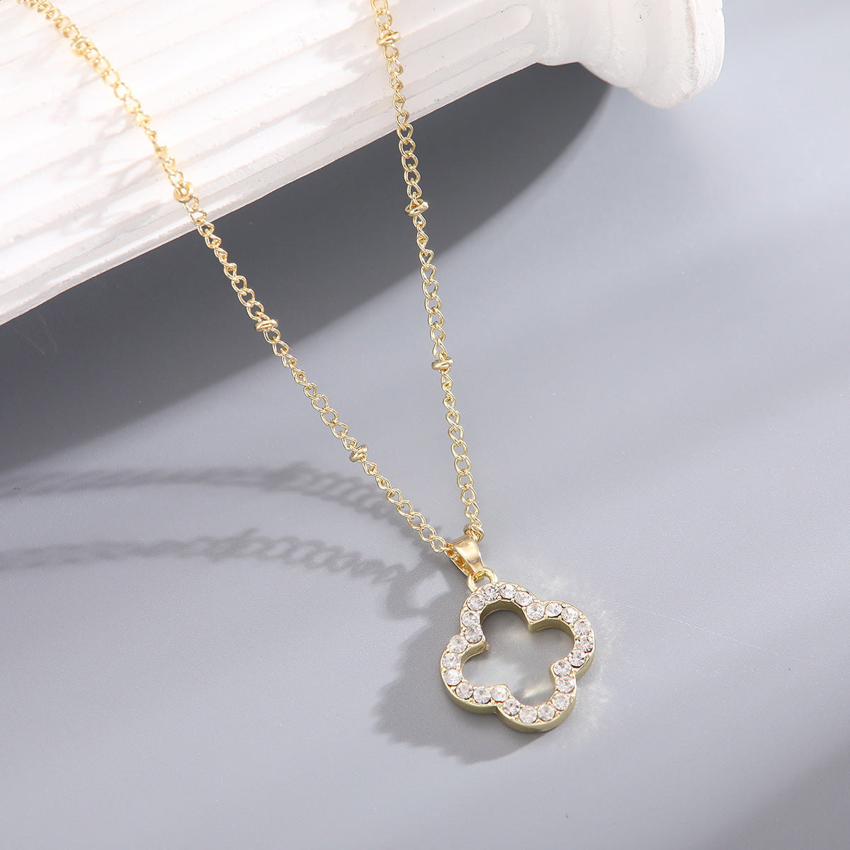 Muschel-Blumen-Halskette