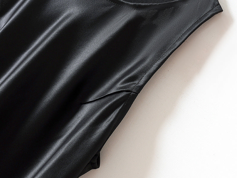 Lederkleid mit Rüschen